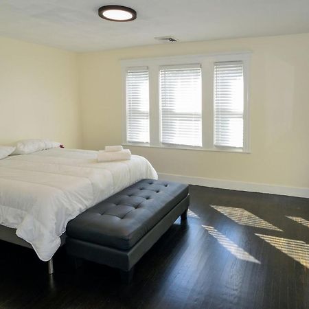 Modern Two Bedroom Condo - Boston Stoneham ภายนอก รูปภาพ