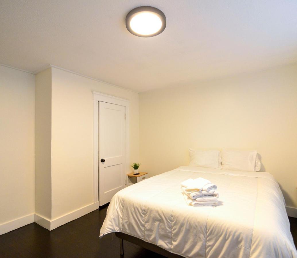 Modern Two Bedroom Condo - Boston Stoneham ภายนอก รูปภาพ