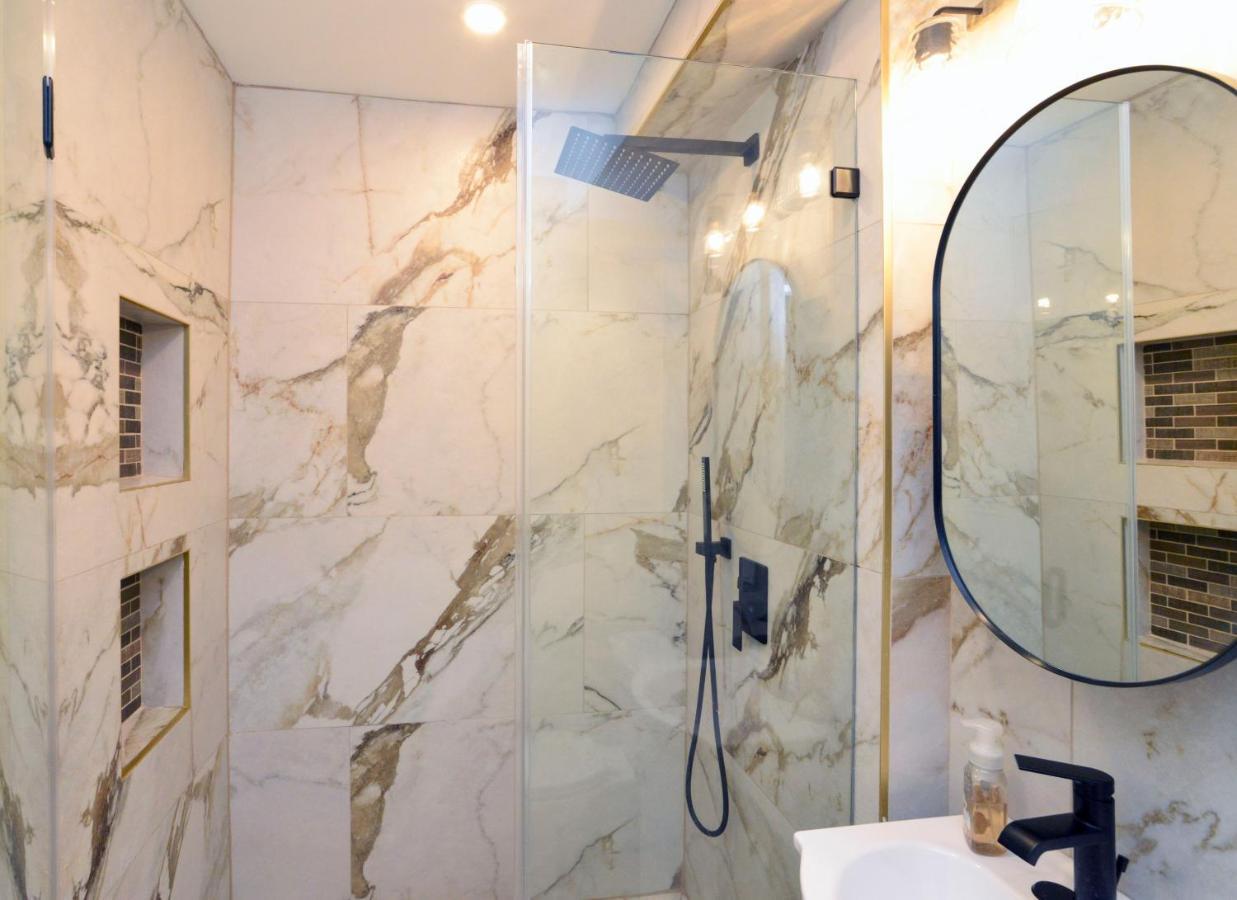Modern Two Bedroom Condo - Boston Stoneham ภายนอก รูปภาพ