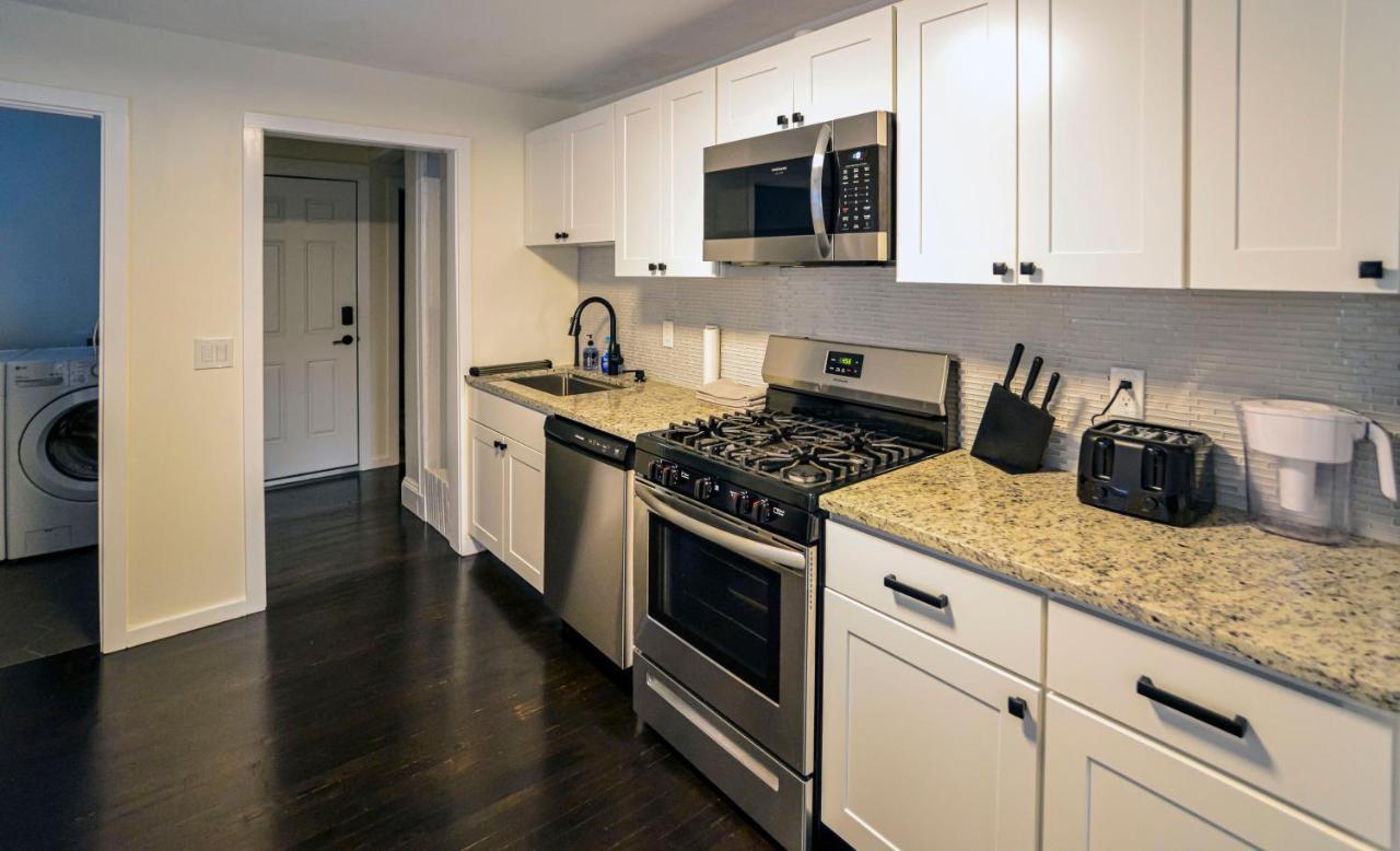 Modern Two Bedroom Condo - Boston Stoneham ภายนอก รูปภาพ