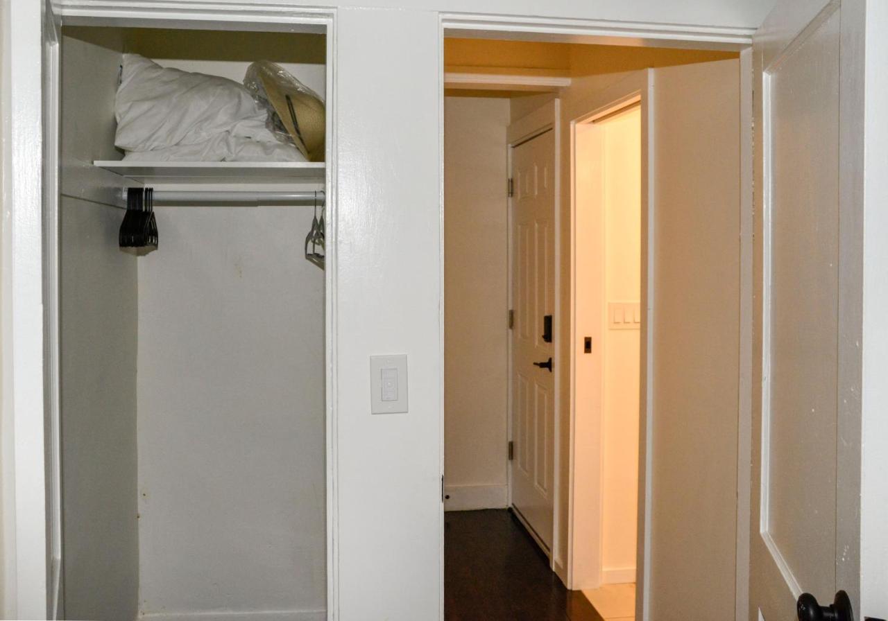 Modern Two Bedroom Condo - Boston Stoneham ภายนอก รูปภาพ