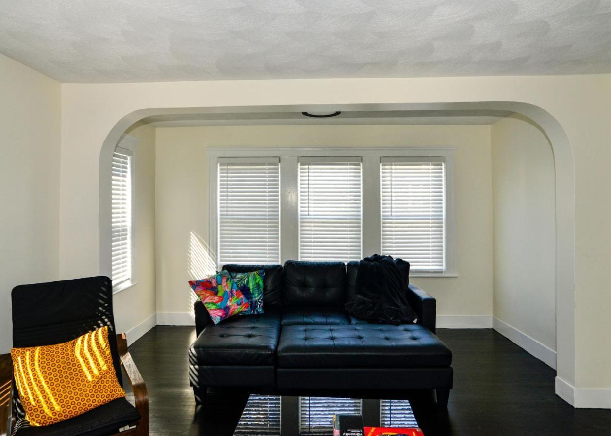 Modern Two Bedroom Condo - Boston Stoneham ภายนอก รูปภาพ