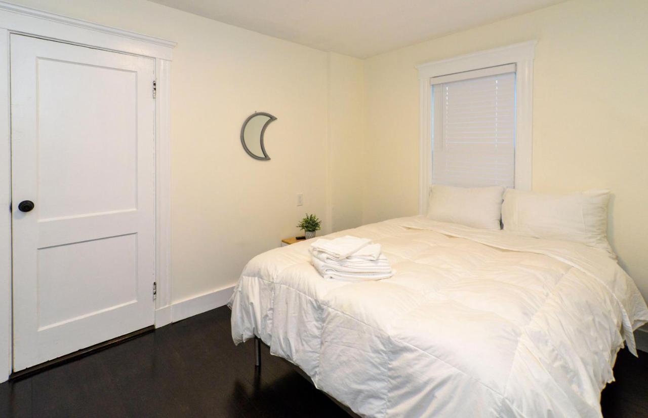 Modern Two Bedroom Condo - Boston Stoneham ภายนอก รูปภาพ