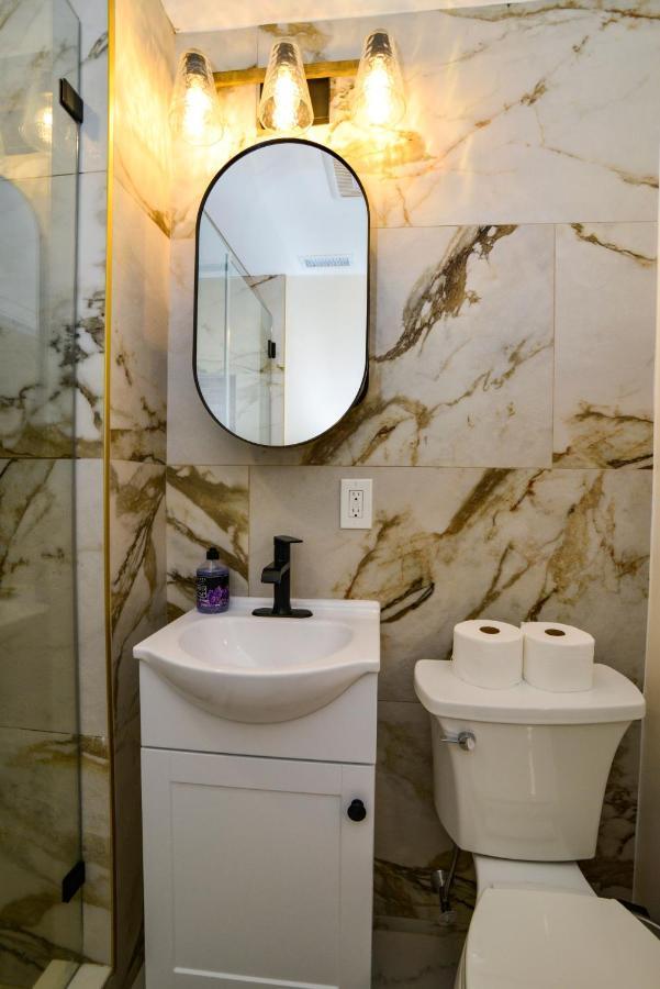Modern Two Bedroom Condo - Boston Stoneham ภายนอก รูปภาพ