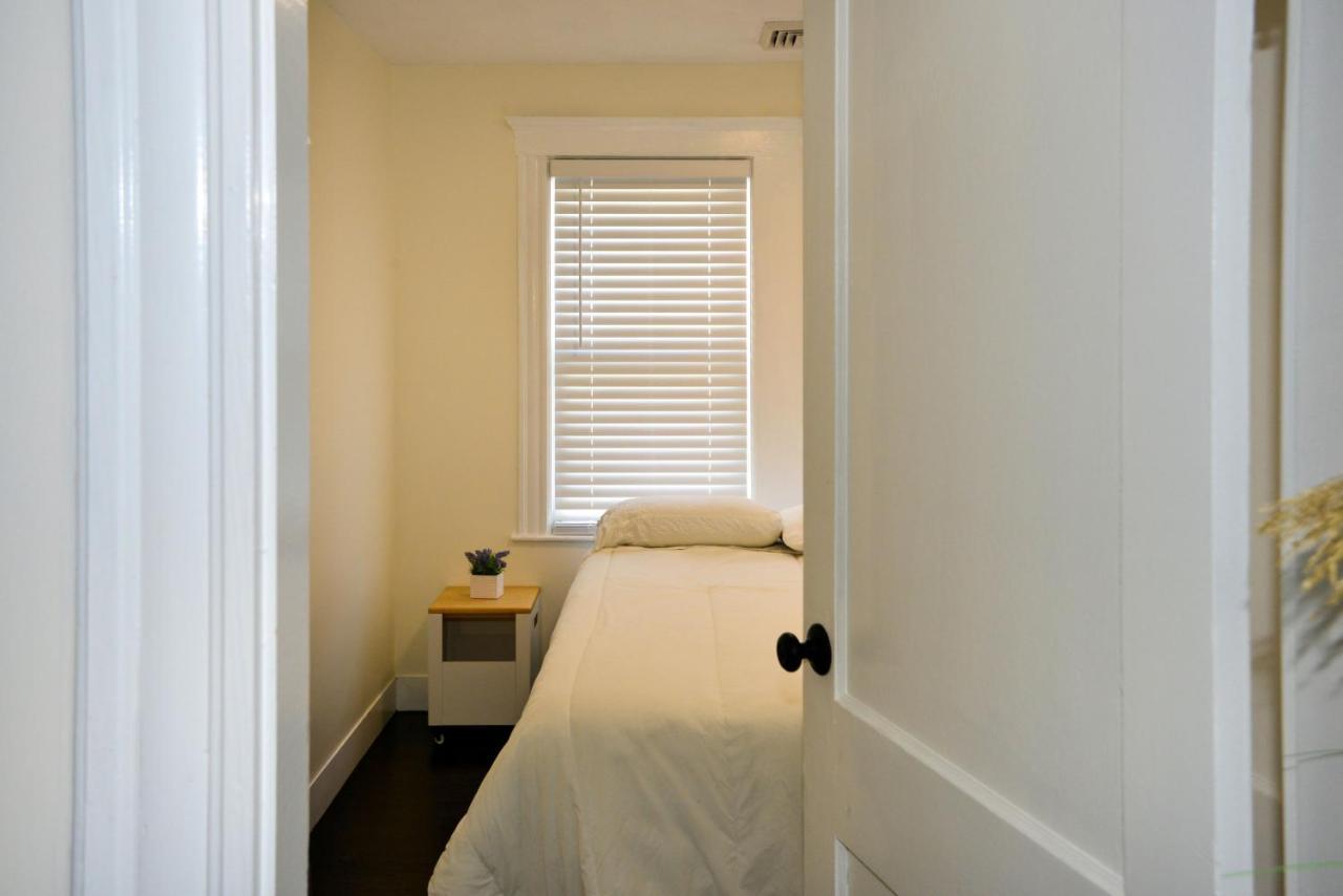 Modern Two Bedroom Condo - Boston Stoneham ภายนอก รูปภาพ