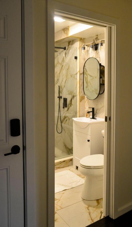 Modern Two Bedroom Condo - Boston Stoneham ภายนอก รูปภาพ