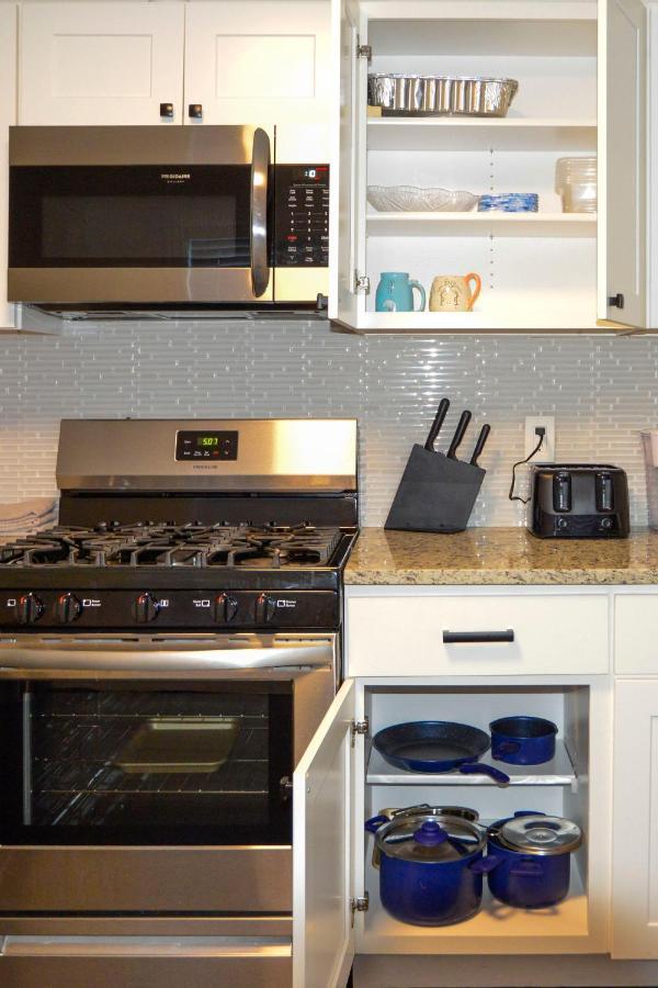 Modern Two Bedroom Condo - Boston Stoneham ภายนอก รูปภาพ